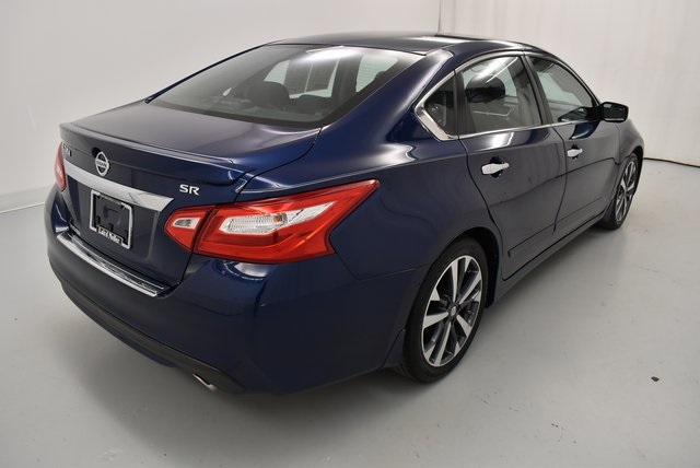 Pre-Owned 2016 Nissan Altima 2.5 SR 4D Sedan in Topeka #PT5822 | Laird