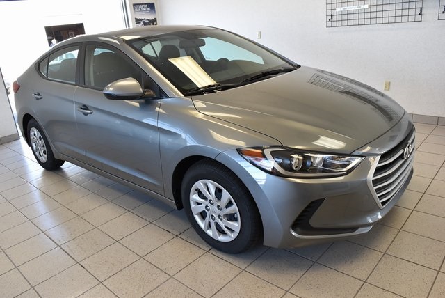 New 2018 Hyundai Elantra SE 4D Sedan in Topeka #XJ2789 ...